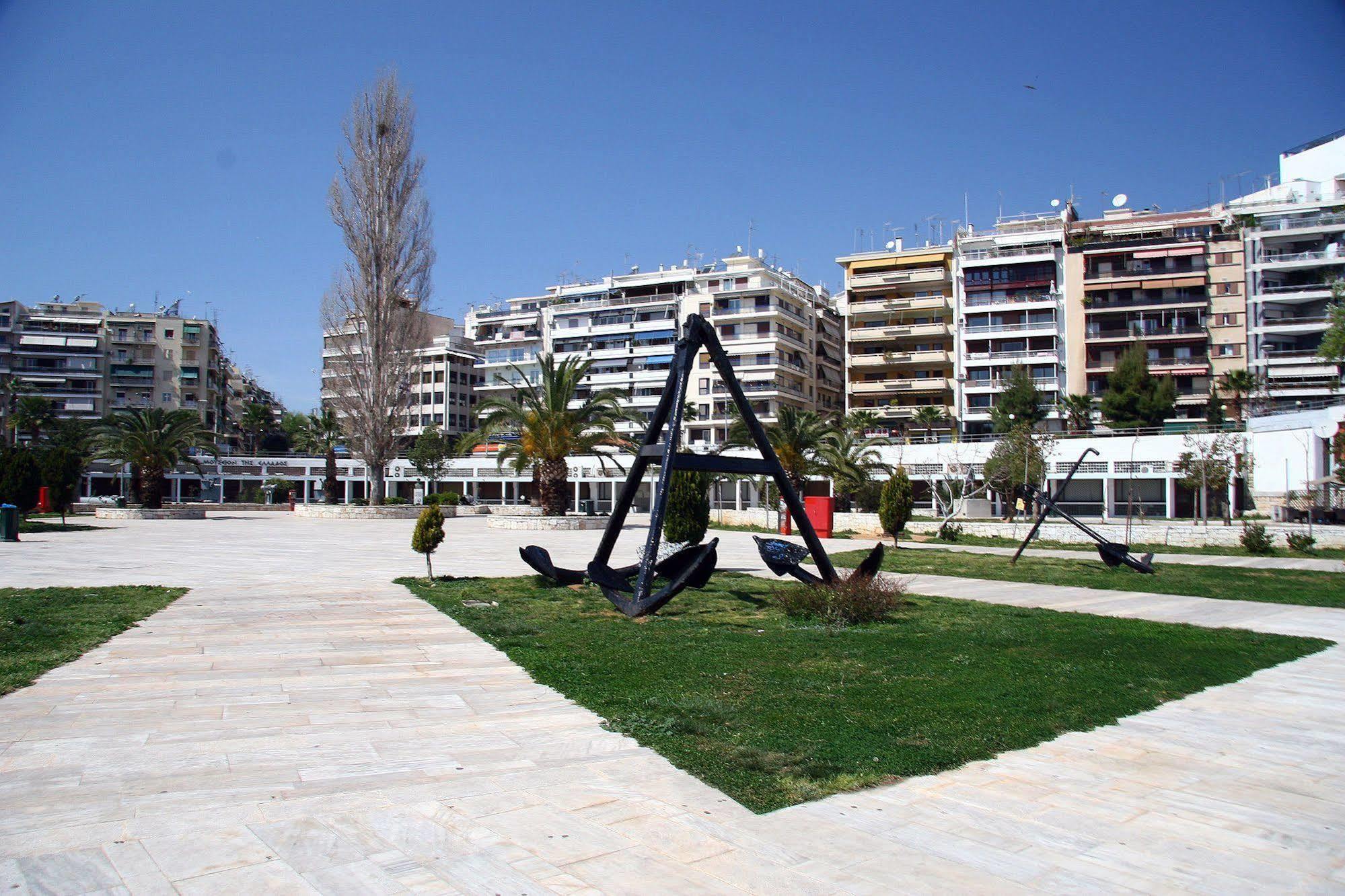 Lilia Hotel Pireu Exterior foto